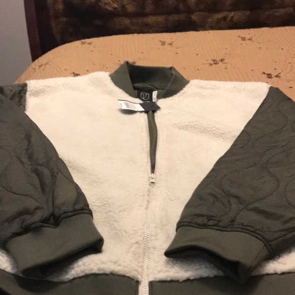 Jacket - Picture 1 of 4